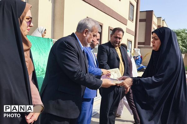 روایت تصویری از همدلی خانه و مدرسه در هفته پیوند اولیا و مربیان