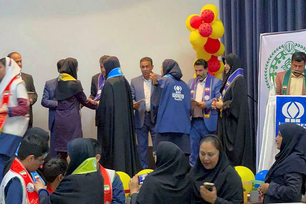 تجلیل از مربیان و دانش‌آموزان برتر شهرستان جم