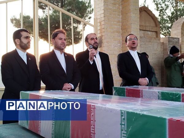 استقبال از شهدای گمنام در شهر درق