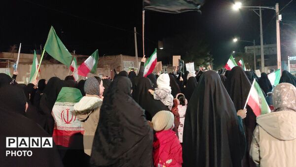 از خاکستر دشمن، نور امید می‌تراشیم