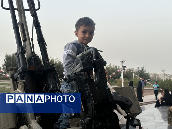 برپایی شادواره خانوادگی به‌مناسبت هفته دفاع مقدس در قم