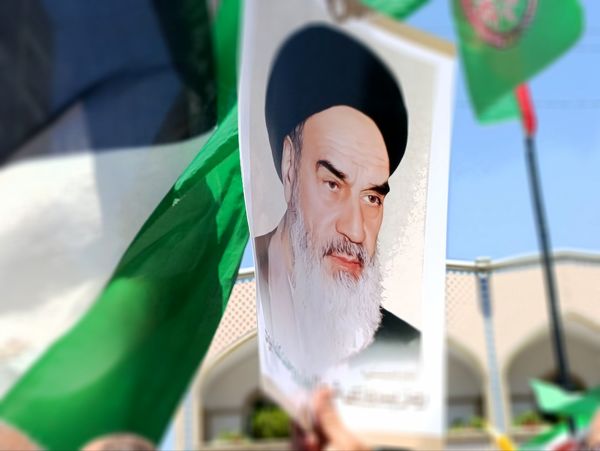 راهپیمایی جمعه خشم و نصر با حضور پرشور مشهد مقدس برگزار شد