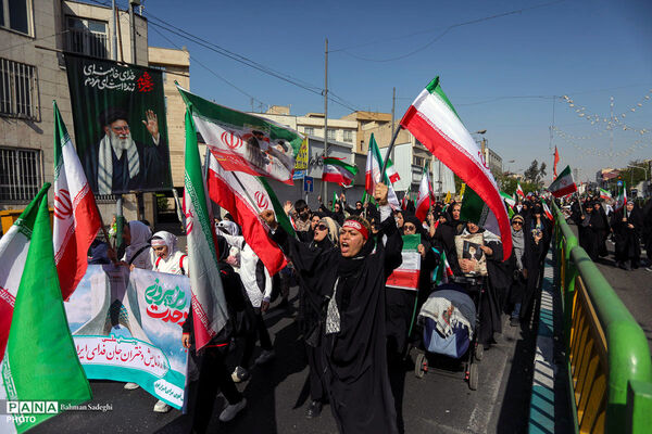 رزمایش دختران «جان‌فدای ایران»