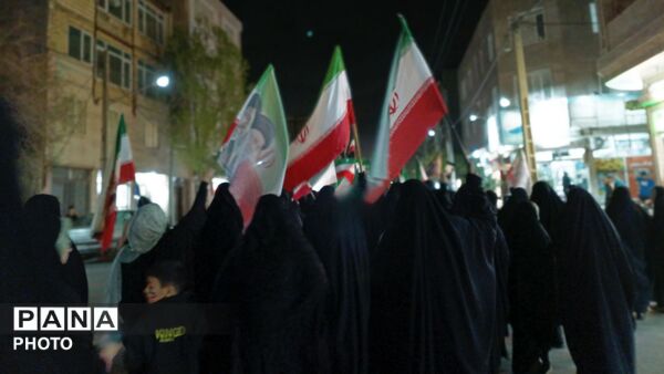 کودکان راهپیمایی را زیبا تر می‌کنند