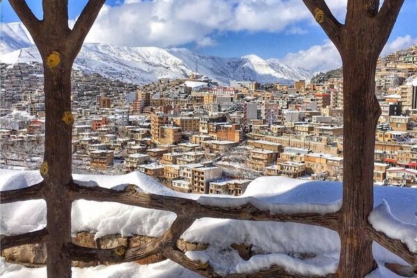 بارش برف و شادی مردم پاوه