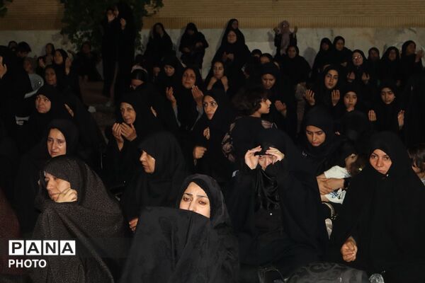 آیین عزاداری شب پنجم محرم در مسجد شیرزاد