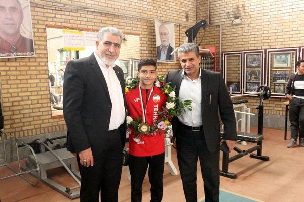 تجلیل از قهرمان مسابقات کشتی غرب آسیا