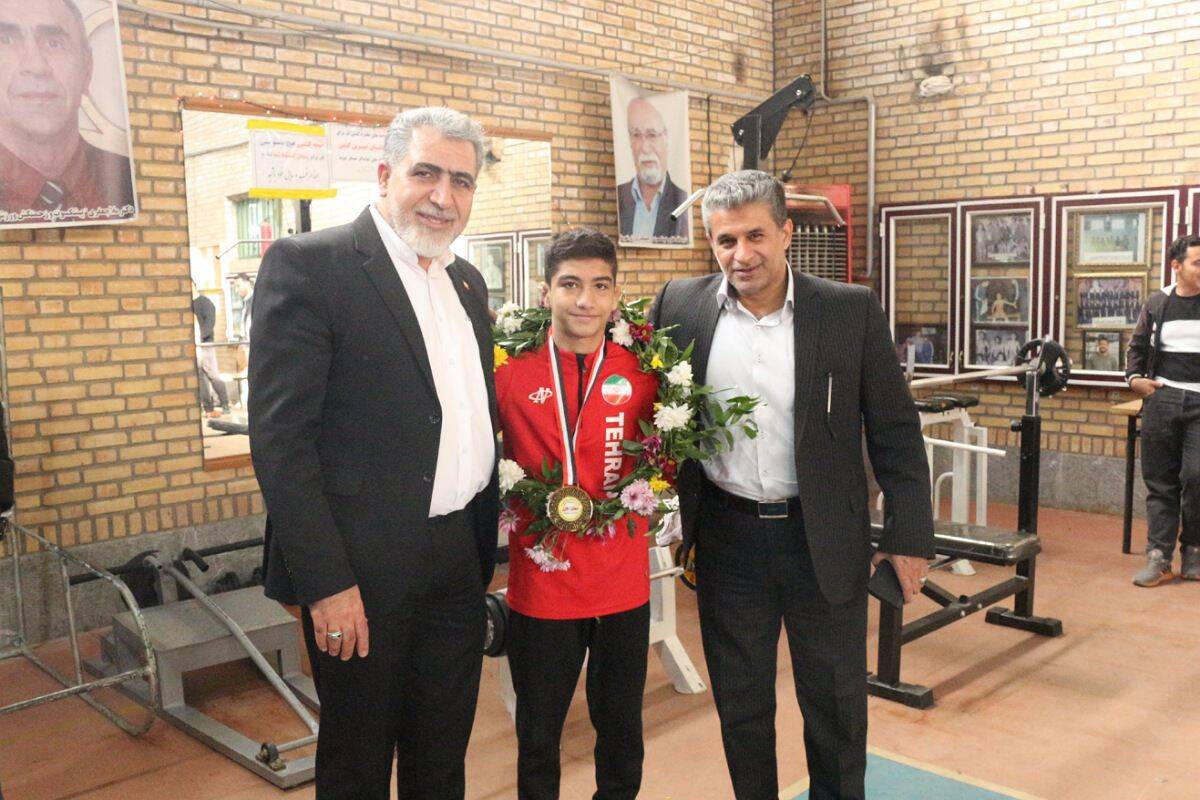 تجلیل از قهرمان مسابقات کشتی غرب آسیا