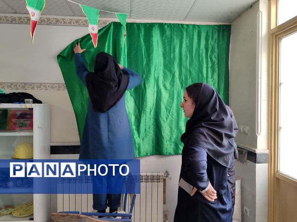فضا‌سازی مدرسه انقلاب در هنرستان بصیرت آشخانه