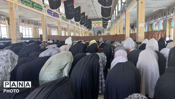 تجدید پیمان مردم فیروزآباد در نماز جمعه 