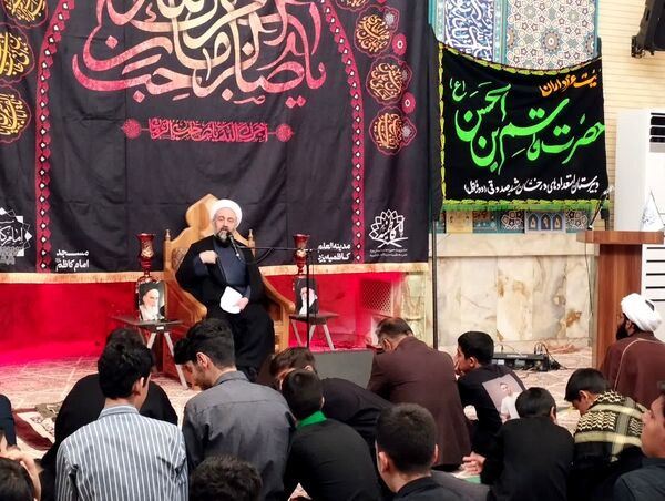 عزاداری هیات‌های دانش‌آموزی در کاظمیه