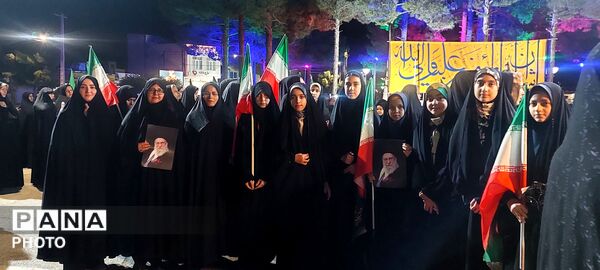 میدان‌های رشتخوار کلاسِ درسِ وفاداری و مشقِ وطن‌دوستی