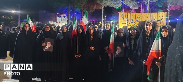 میدان‌های رشتخوار کلاسِ درسِ وفاداری و مشقِ وطن‌دوستی
