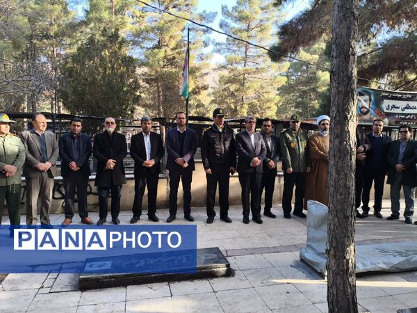 به صدا در آمدن زنگ انقلاب در مدارس اسلام آباد غرب 