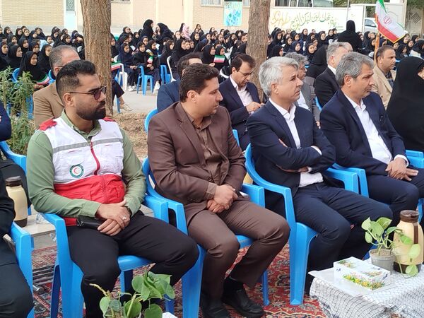 آغاز سال تحصیلی جدید و نواختن زنگ مهر در کاشمر