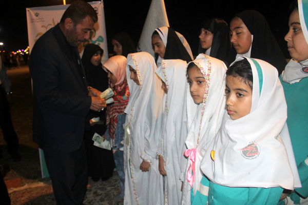 ضیافت افطاری به میزبانی دبستان امید انقلاب ( شاهد دختران ) در پارک صدف بوشهر 