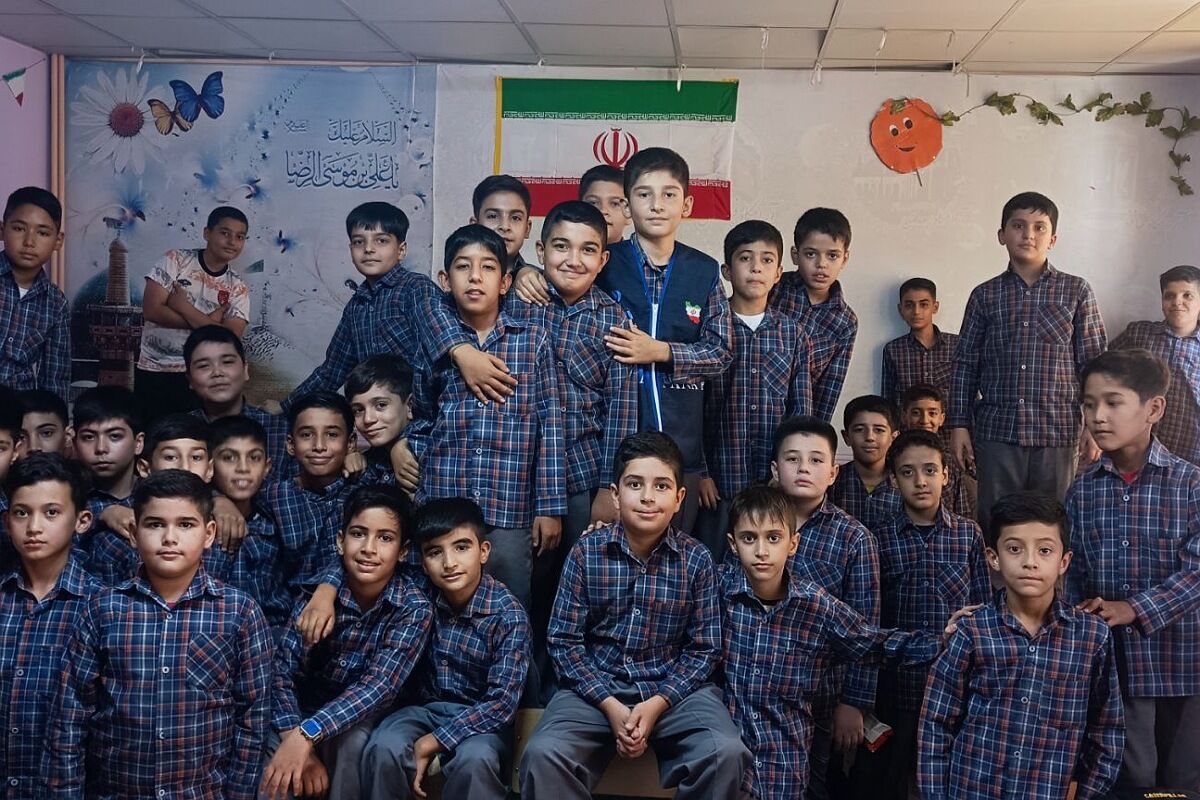 عکس یادگاری کلاس 5/2 دبستان علامه طباطبایی