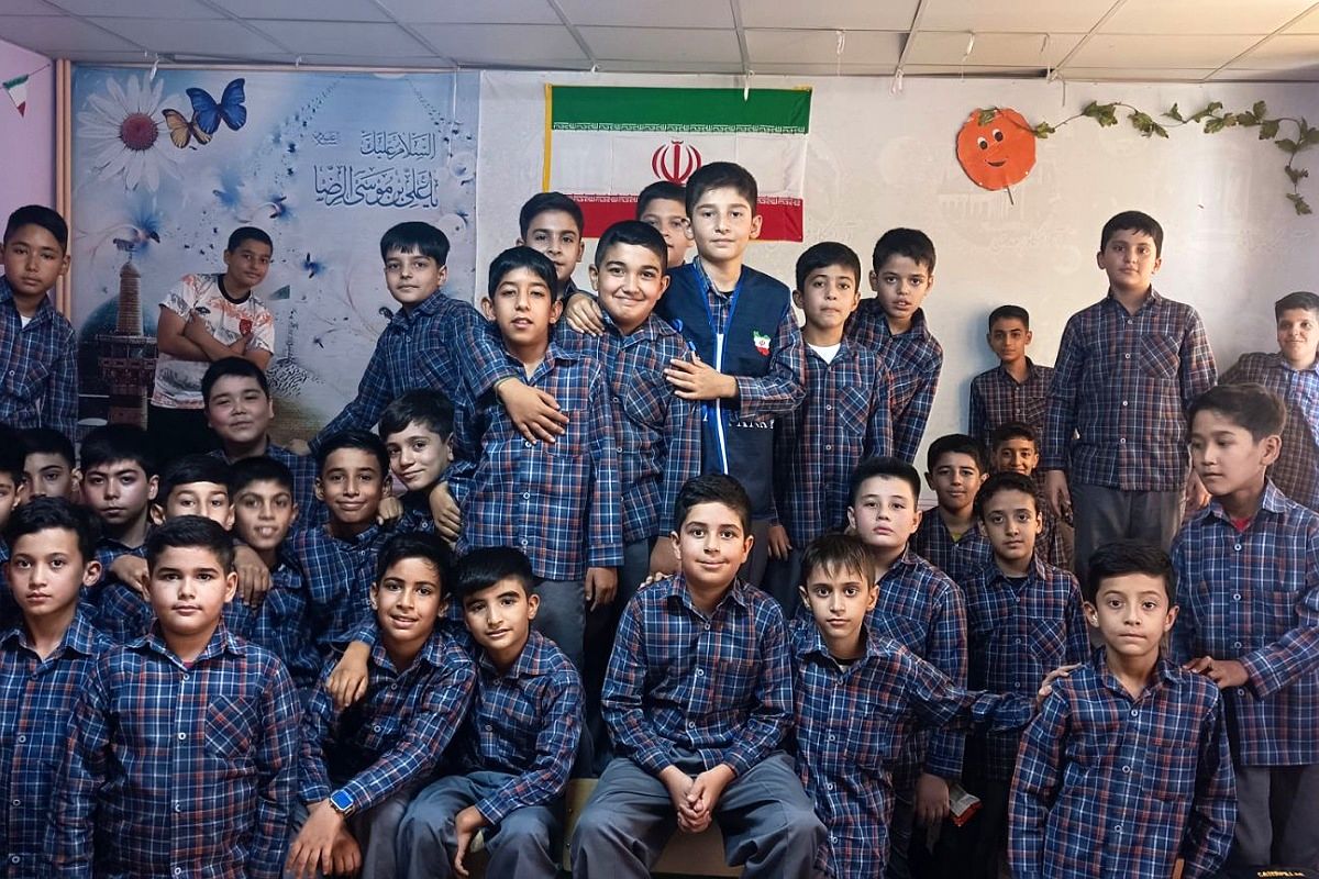 عکس یادگاری کلاس 5/2 دبستان علامه طباطبایی