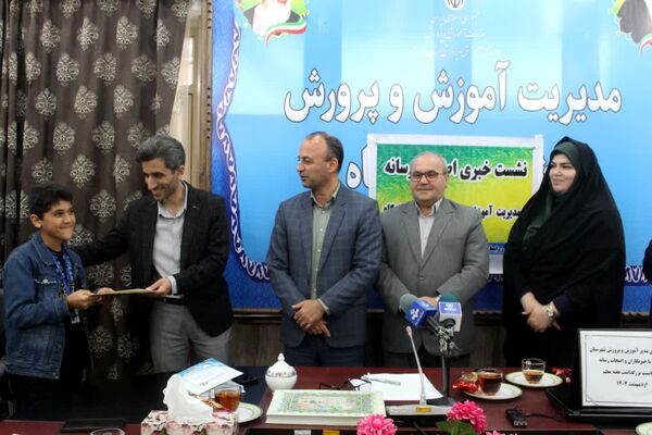 نشست خبری مدیر آموزش و پرورش گلوگاه به‌مناسبت هفته معلم 