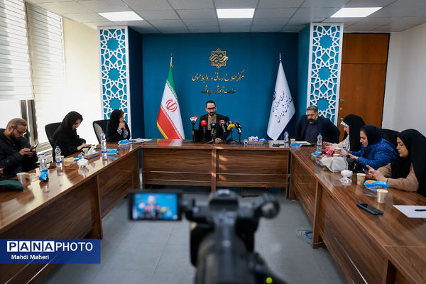 نشست خبری رئیس باشگاه دانش‌پژوهان جوان