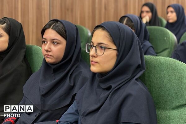 تقدیر از برگزیدگان مسابقات قرآن، عترت، نماز و فرهنگی‌هنری ملارد 