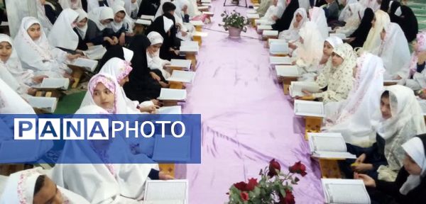 برگزاری محفل انس با قرآن با حضور قاریان برتر استانی در شهر اراک