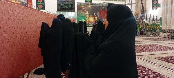 نماز جماعت در شب میلاد حضرت زهرا س در خلیل آباد