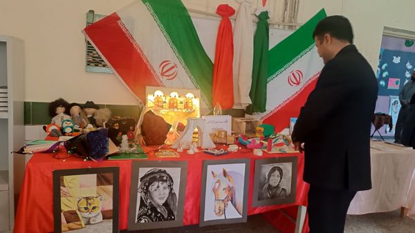 نمایشگاه ایرانمون در مدرسه خدیجه کبری شهرستان کیار