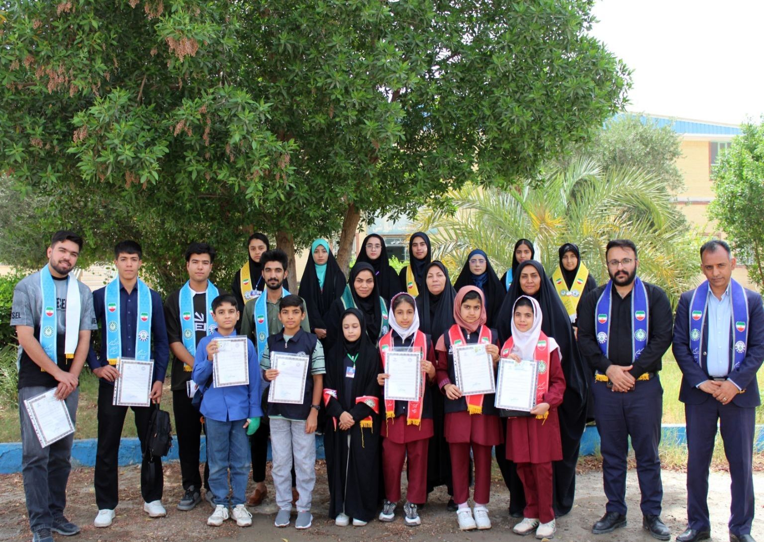 طلوع حقیقت در قاب دانش‌آموزان حاجی‌آباد