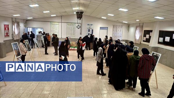 بازدید مسئولان و دانش‌آموزان از نمایشگاه دستاوردهای هنرستان بنت‌الهدی صدر