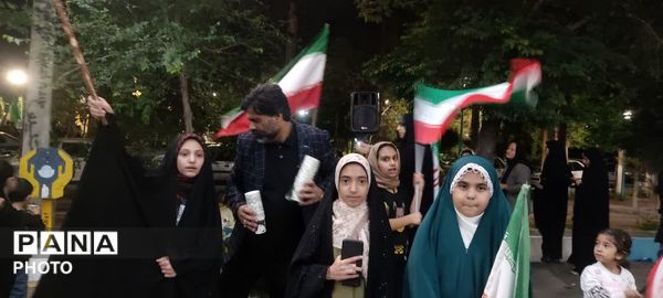 برپایی موکب رهبری و بازسازی نقشه تنگه هرمز در پارک آزادشهر یزد