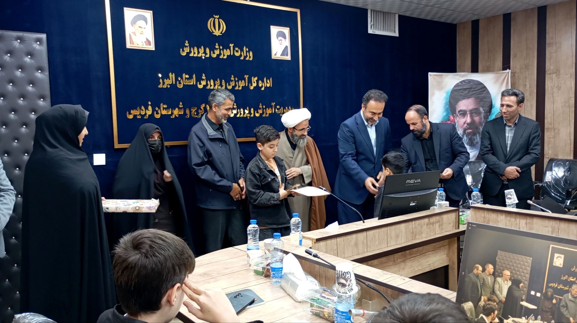 مراسم تجلیل از فرزندان دانش آموزان شهدای جنگ رمضان