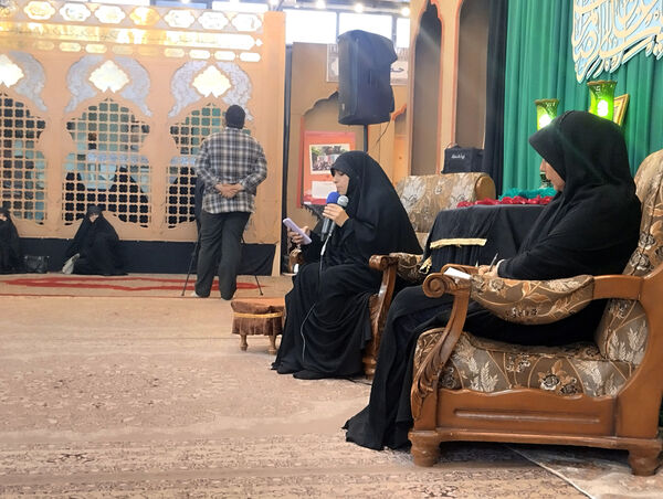 محفل شعرخوانی نخبگان ادبی با حضور مشاور رئیس‌جمهور شهید در قم