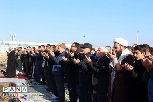 اقامه نماز عید سعید فطر در فاروج 