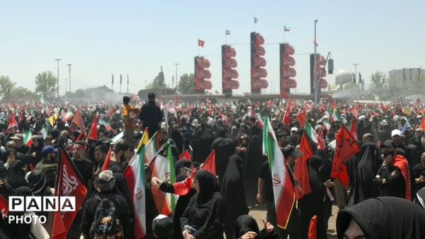 تهران در قاب بدرقه؛ روایت دانش‌آموزان از وداعی که در تاریخ ماند
