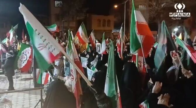 تجمع مردم بیجار در شب جمهوری اسلامی