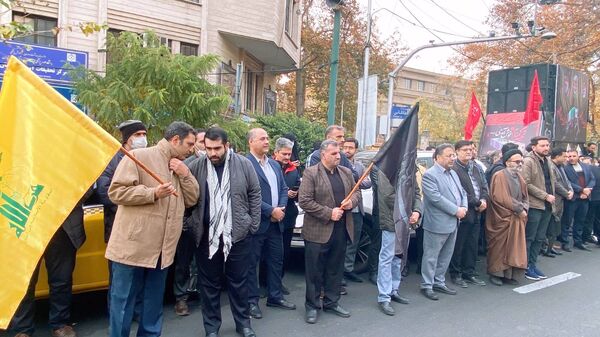 شکوه حضور فرهنگیان مناطق تهران در تشییع شهید گمنام
