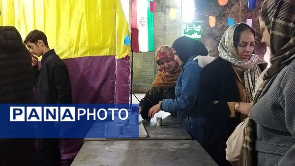 حضور نوجوانان و جوانان در فعالیت موکب امیر المومنین نیشابور 