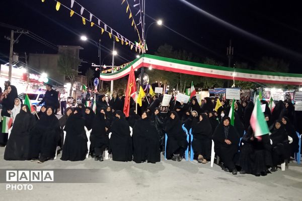 مردم بن میدان حماسه را خالی نمی‌کنند 