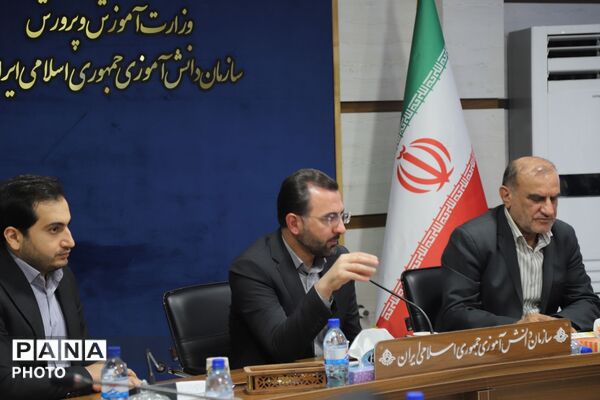 نشست هم‌اندیشی اجرای طرح «مسجد، مدرسه، محله‌محور» در سازمان دانش‌آموزی کشور