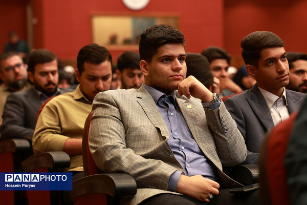 افتتاحیه پانزدهمین کنگره اتحادیه انجمن‌های اسلامی دانش‌آموزان با محوریت «پیوند دین و دانش»