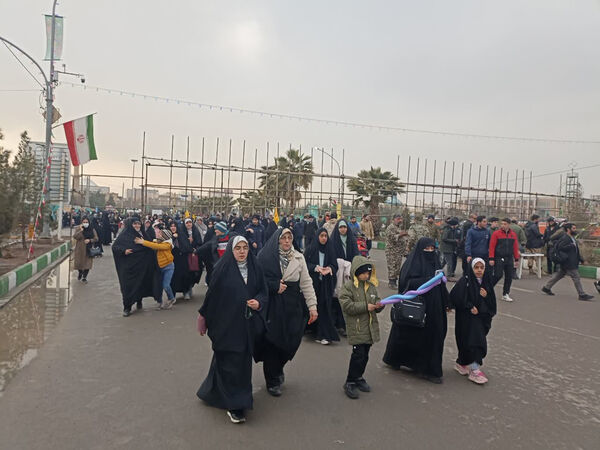 شادپیمایی مردم قم در جشن نیمه شعبان