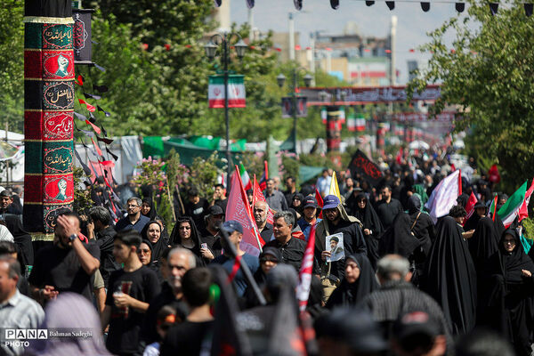 مراسم آیینی پیاده‌روی جاماندگان اربعین حسینی در تهران - ۶