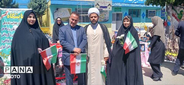 گامی مؤثر برای آینده تحصیلی دانش‌آموزان؛ میز خدمت مشاوران پاکدشتی 