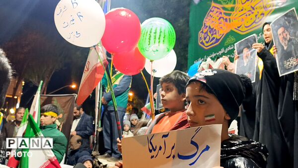 مردم اهر همگام با سراسر کشور، شصتمین حضور خود را در میدان ثبت کردند