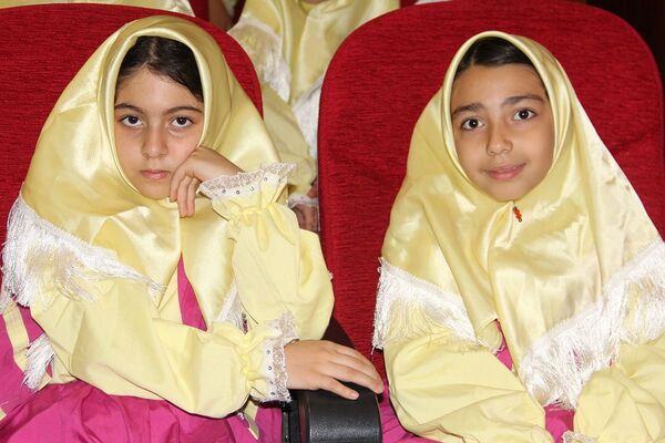 برگزاری جلسه انتخاب انجمن اولیاء و مربیان در سالن سجادیه بهارستان دو