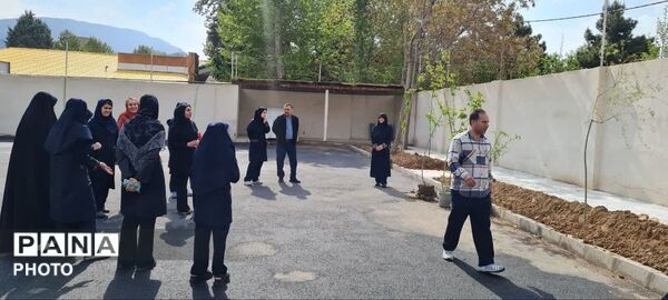 پویش درخت کاری در مدرسه شهید تیمسار فلاحی ناحیه 1 کرج 