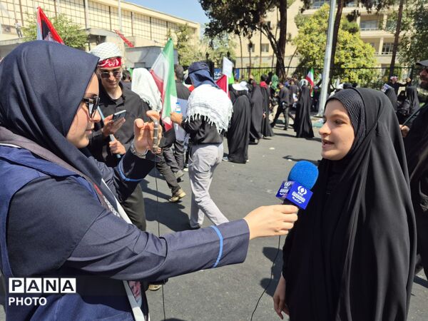 اشک یک ملت در بدرقه رهبر شهید