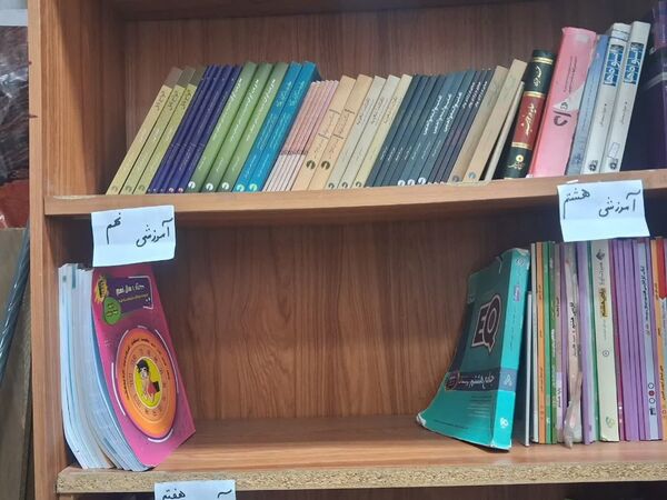 بازسازی کتابخانه مدرسه حضرت خدیجه کبری به‌مناسبت هفته کتاب و کتابخوانی برای ارتقا سطح علمی دانش‌آموزان
