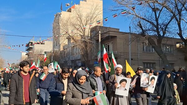 جلوه‌های باشکوه حضور مردم قم در راهپیمایی ۲۲ دی
